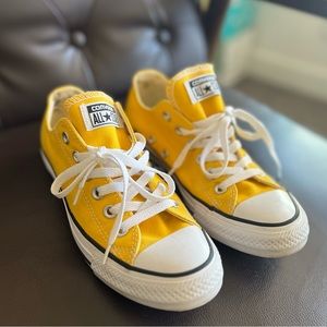 Low top Yellow Converse